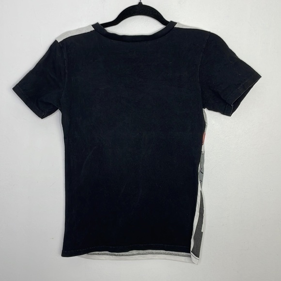 Disney retro look graphic v neckline t-shirt - Picture 7 of 7